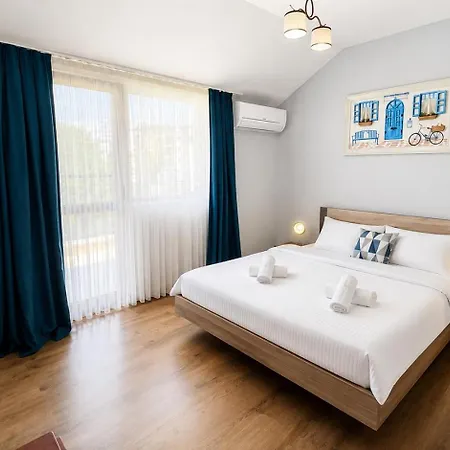 Cozy 1br W/ Terrace, Free Parking & Bbq Garden *
