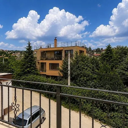 Apartament Cozy 1br W/ Terrace, Free Parking & Bbq Garden Varna
