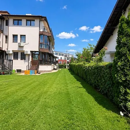 Cozy 1br W/ Terrace, Free Parking & Bbq Garden Varna