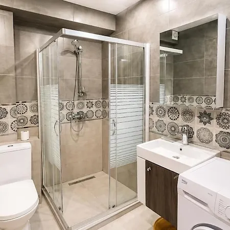 Cozy 1br W/ Terrace, Free Parking & Bbq Garden * Varna
