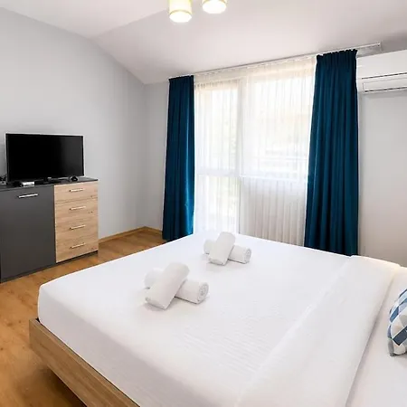 Apartament Cozy 1br W/ Terrace, Free Parking & Bbq Garden *